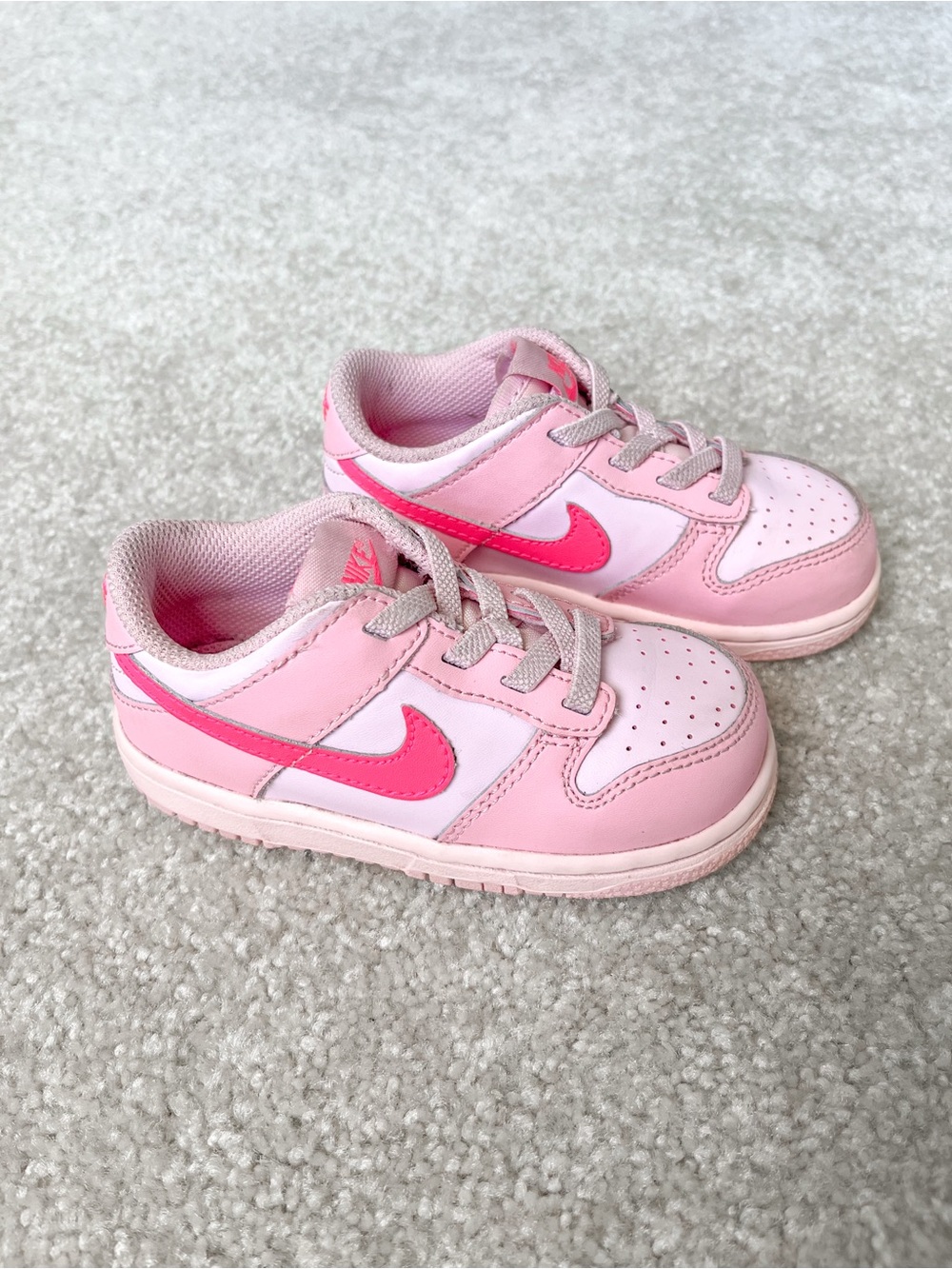Nike | Dunk Low | Triple Pink | Toddler Lifestyle Sneakers - Picture 2 of 6